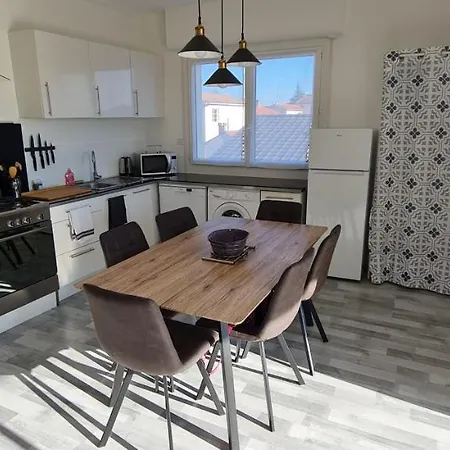 Apartment Le Mauriac Veranda Plein Sud 6 Personnes